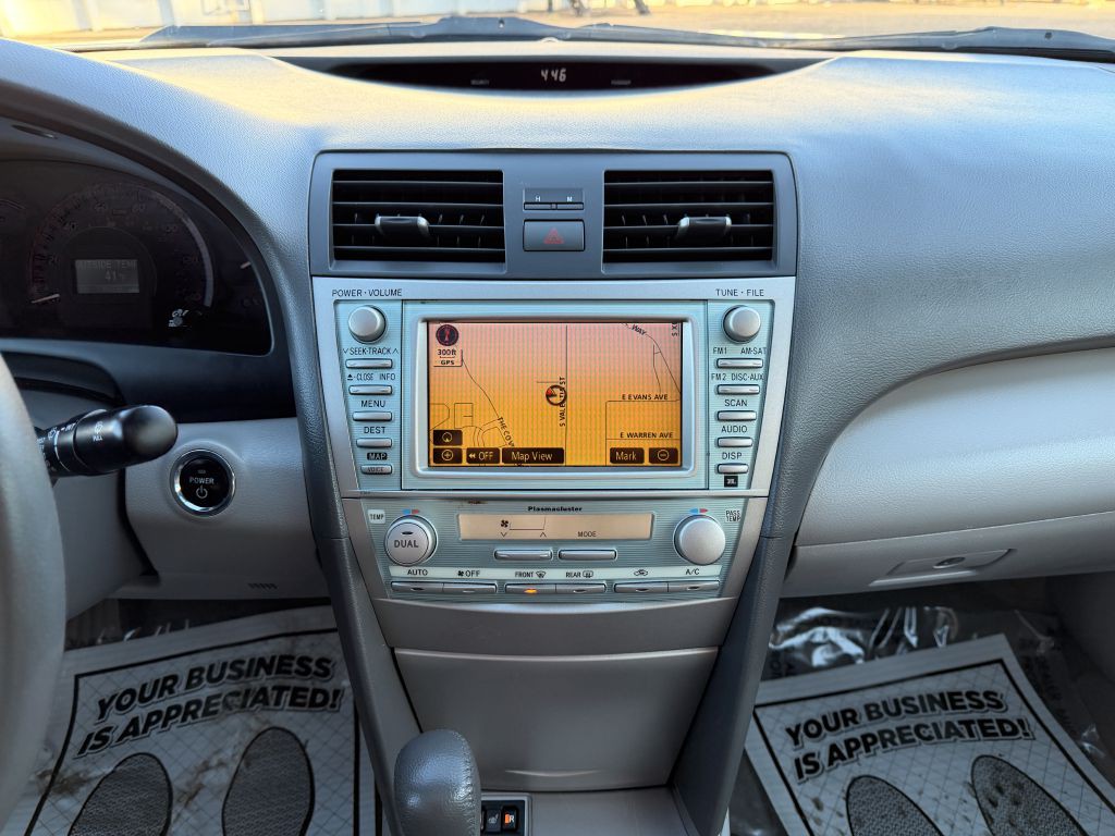 2009 Toyota Camry Image 18