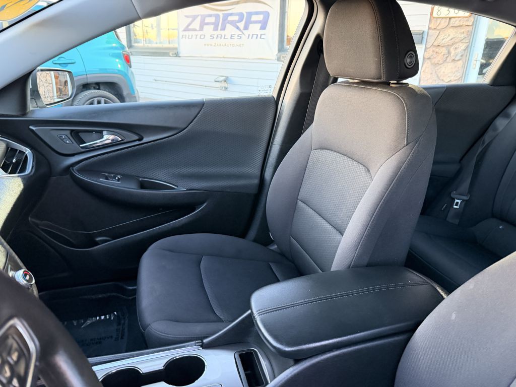 2017 Chevrolet Malibu Image 14