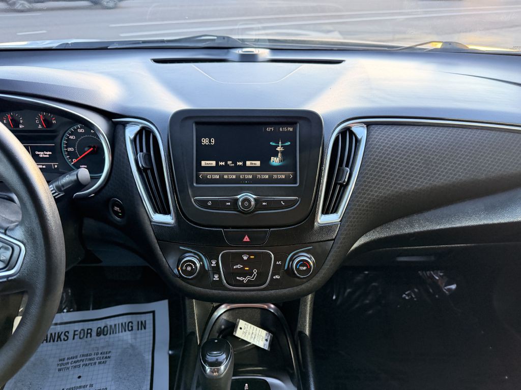 2017 Chevrolet Malibu Image 18