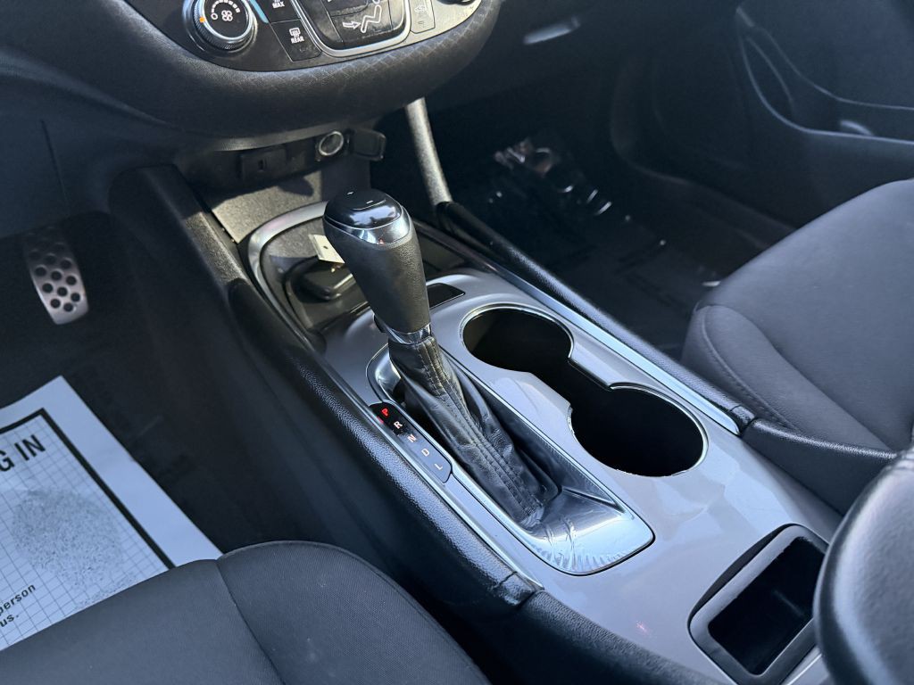 2017 Chevrolet Malibu Image 19