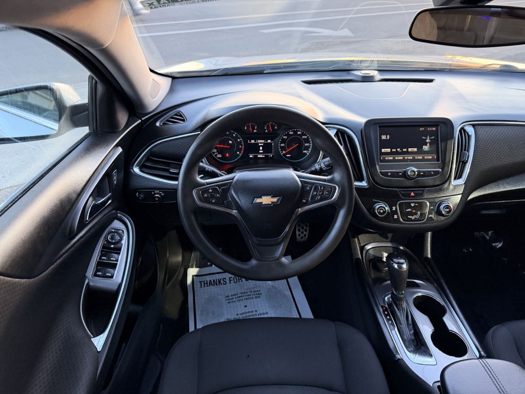 2017 Chevrolet Malibu Image 20