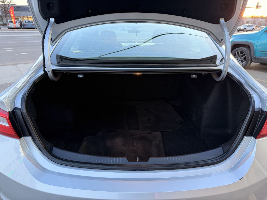 2017 Chevrolet Malibu Image 25