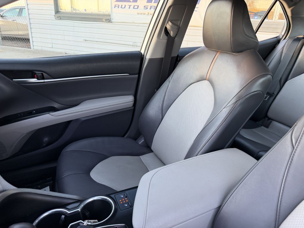 2020 Toyota Camry Image 13