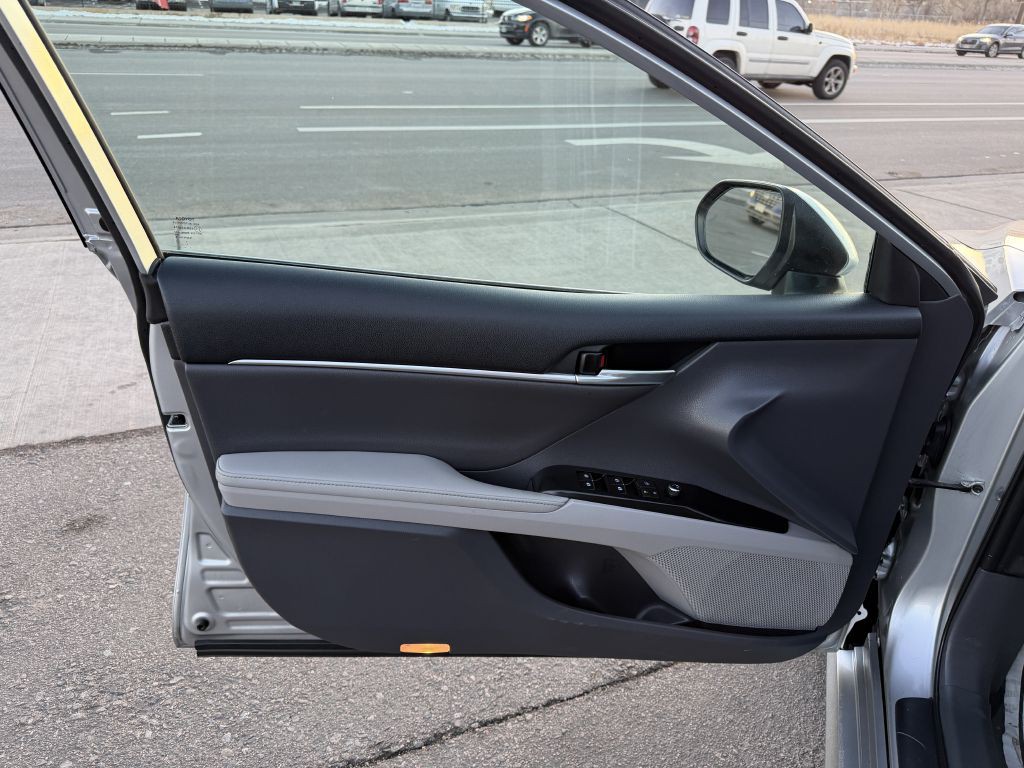 2020 Toyota Camry Image 15