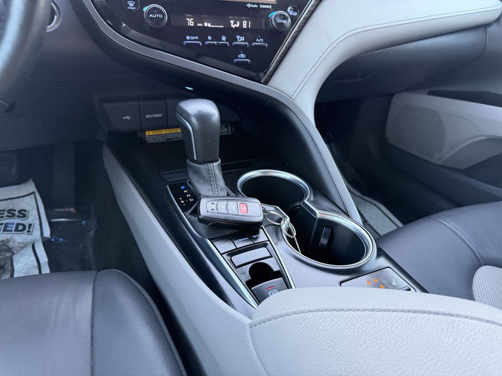 2020 Toyota Camry Image 19