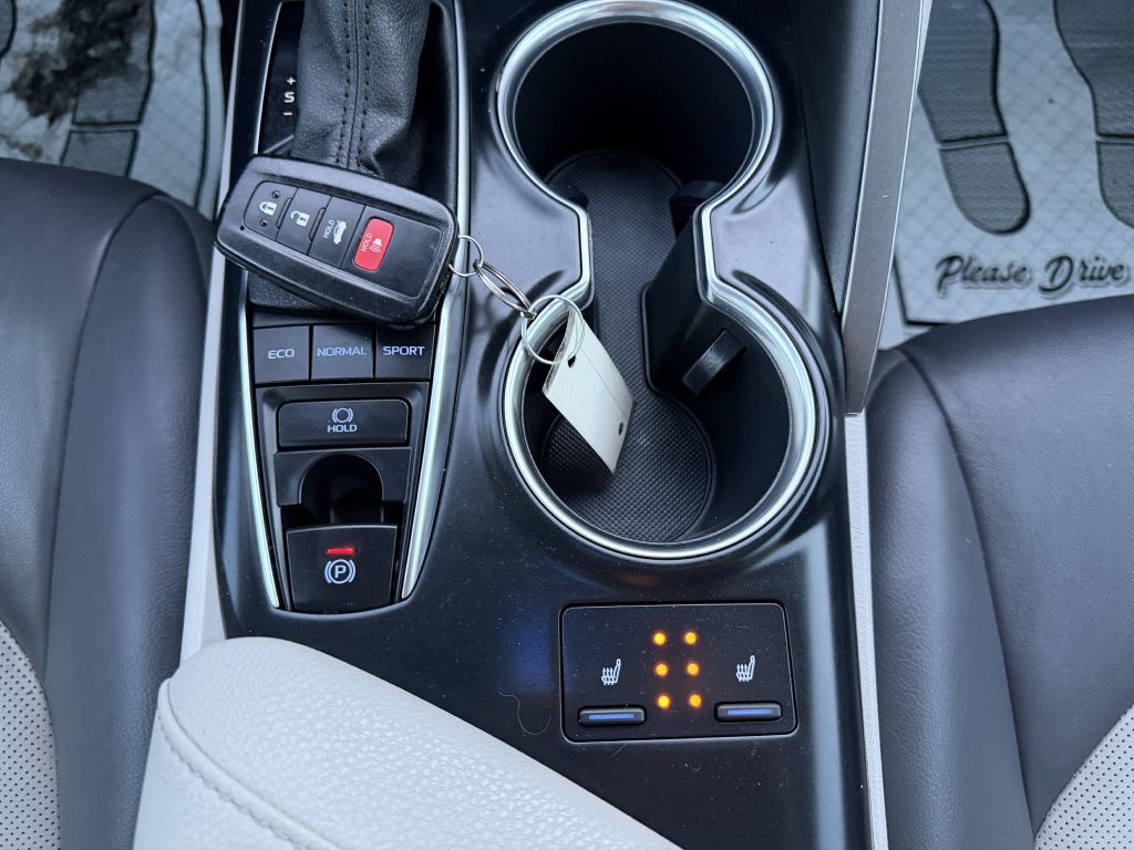 2020 Toyota Camry Image 22