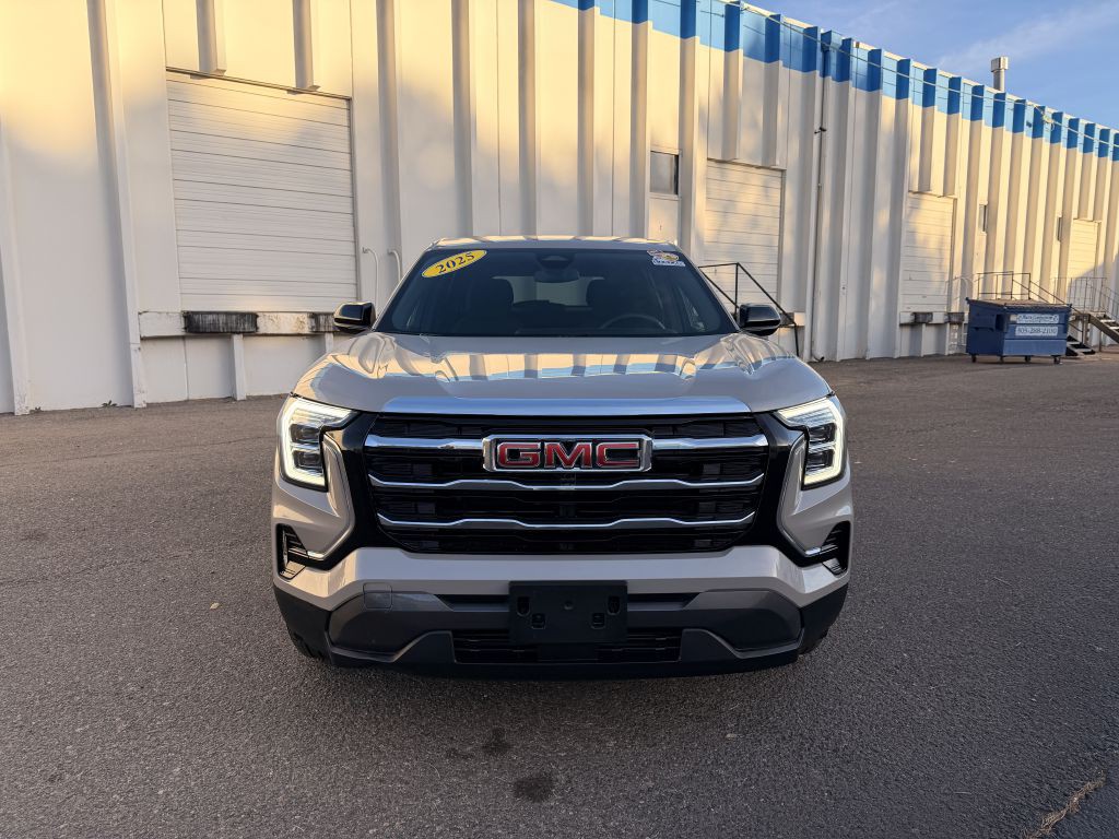 2025 GMC Terrain Image 2