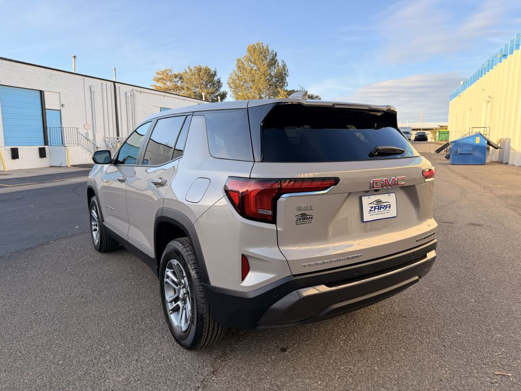 2025 GMC Terrain Image 5