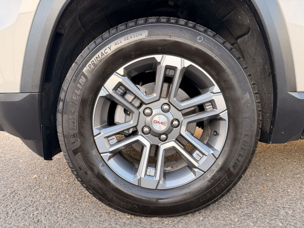 2025 GMC Terrain Image 32