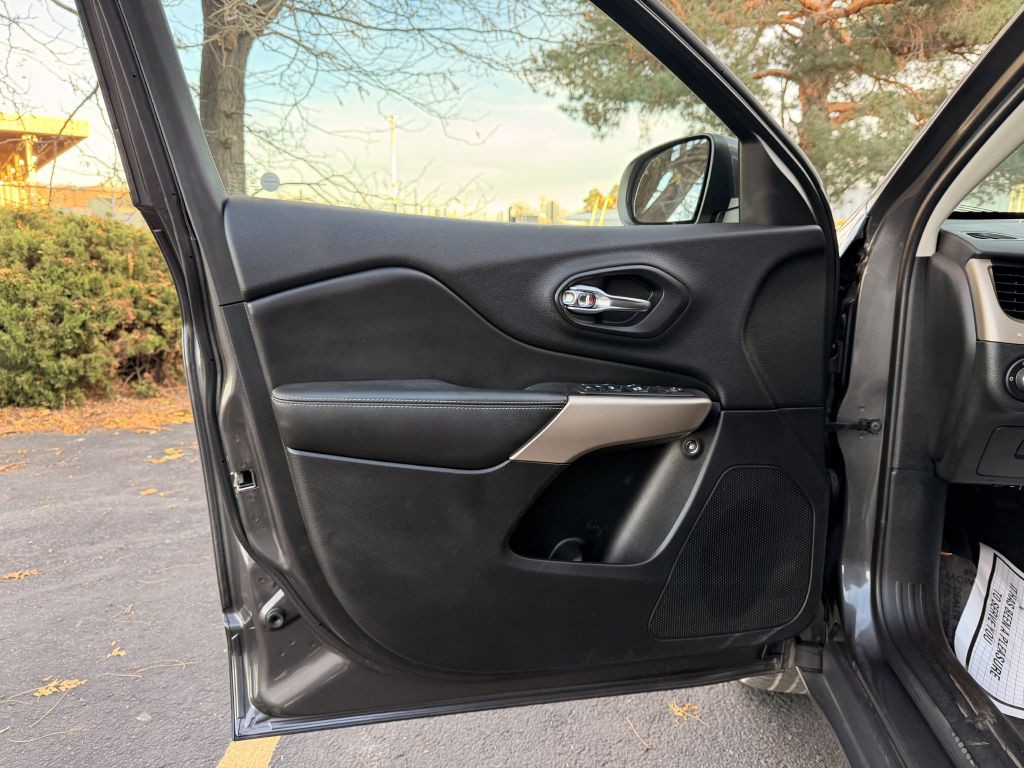 2018 Jeep Cherokee Image 15