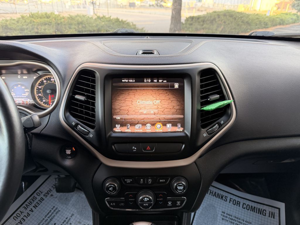 2018 Jeep Cherokee Image 18