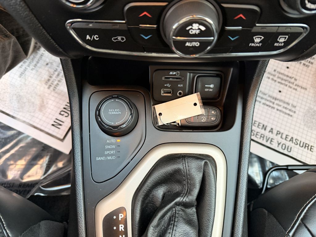 2018 Jeep Cherokee Image 24