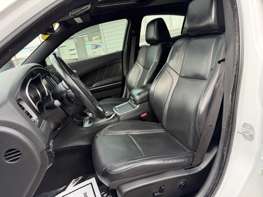 2015 Dodge Charger Image 12