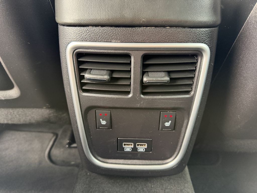 2015 Dodge Charger Image 18