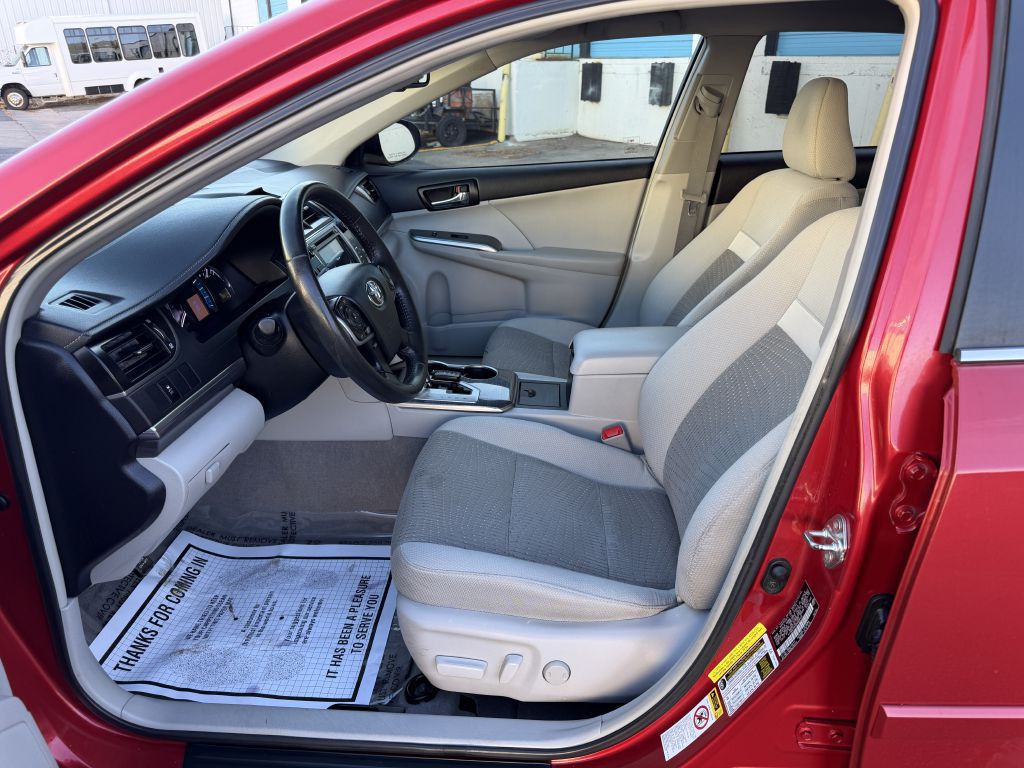 2013 Toyota Camry Image 11