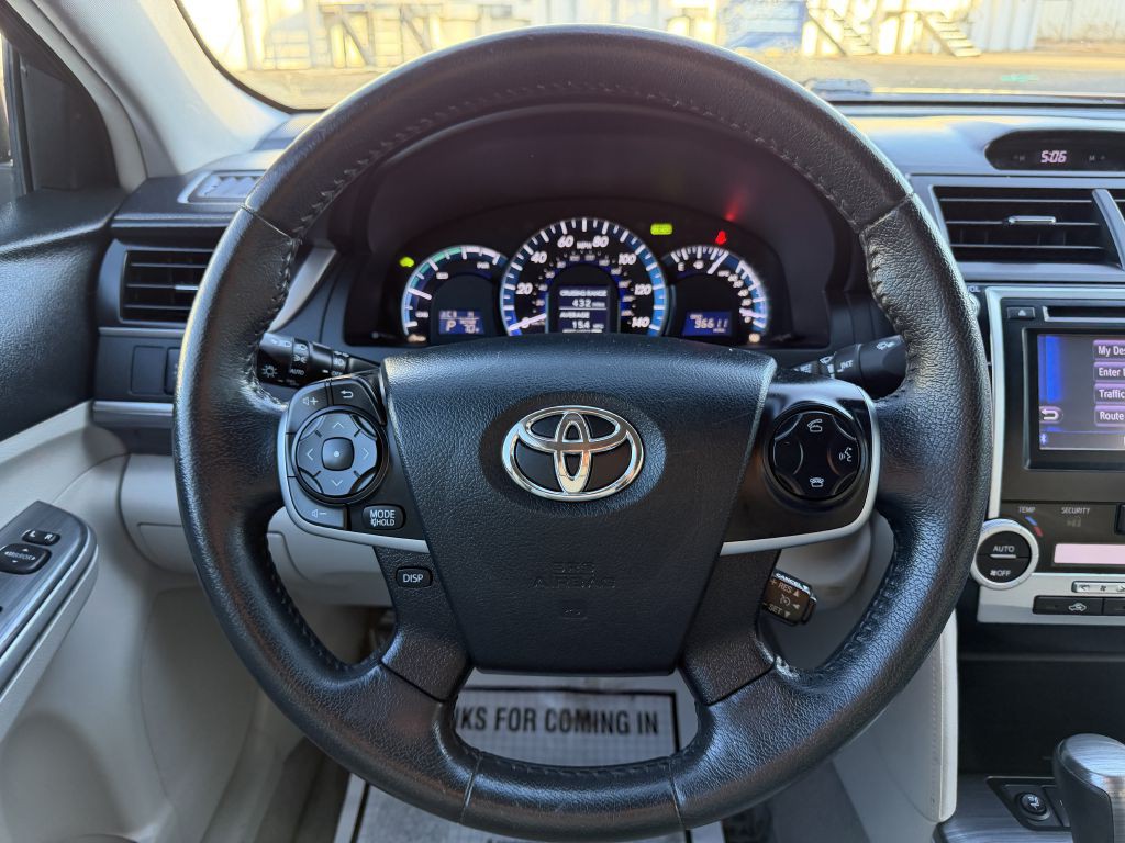 2013 Toyota Camry Image 20