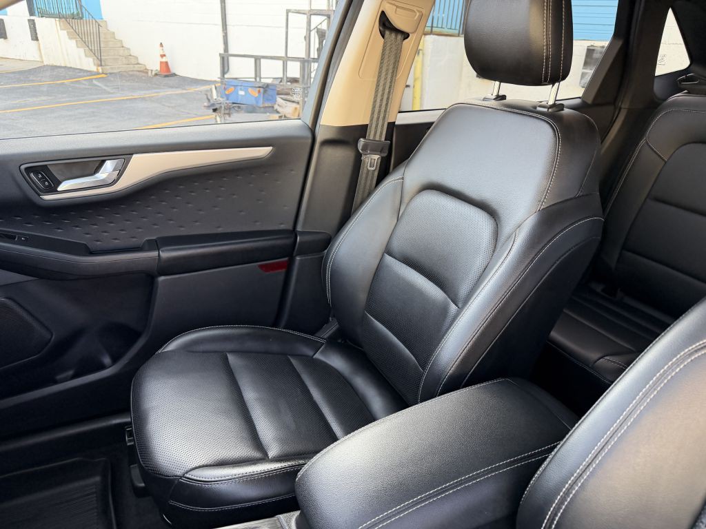 2020 Ford Escape Image 13