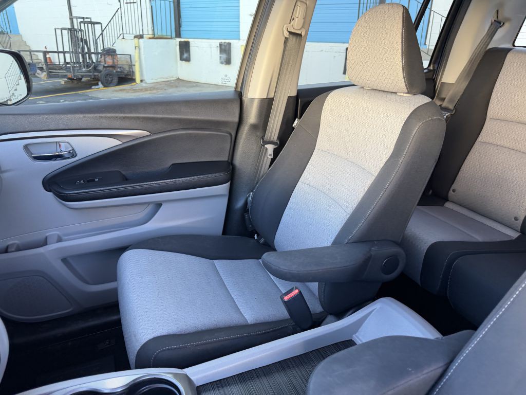 2017 Honda Ridgeline Image 13