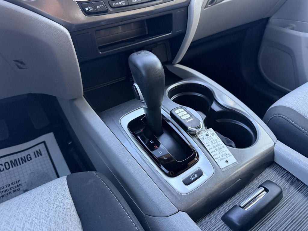 2017 Honda Ridgeline Image 19
