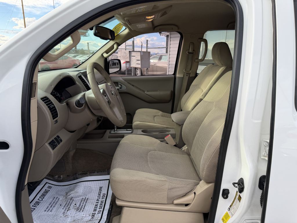 2012 Nissan Frontier Image 11