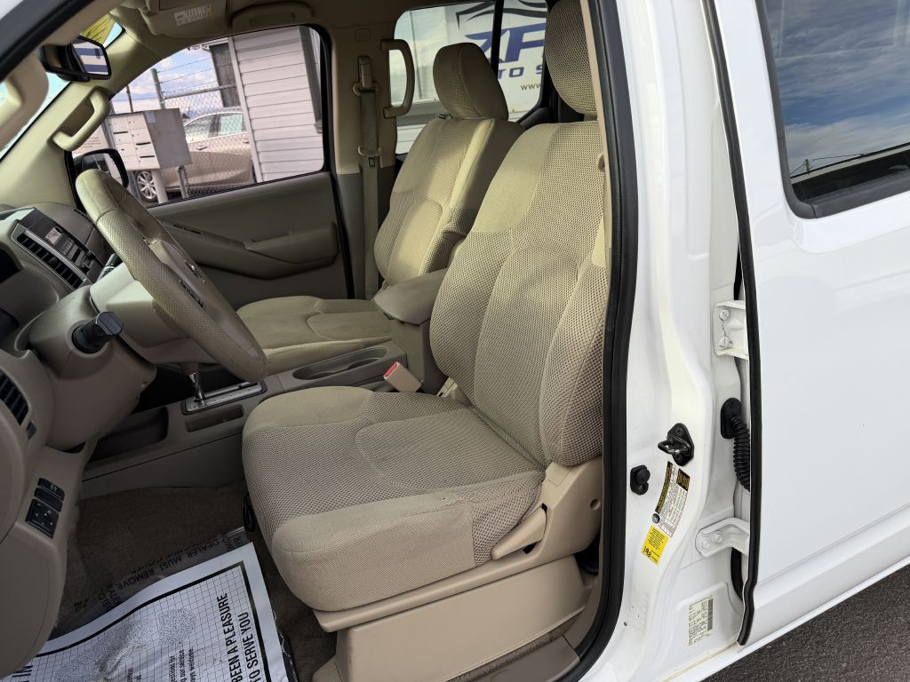 2012 Nissan Frontier Image 12
