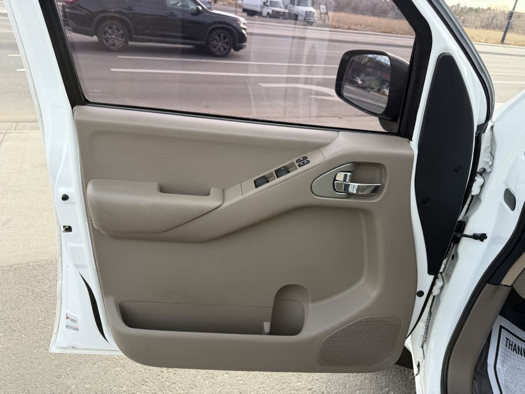 2012 Nissan Frontier Image 15