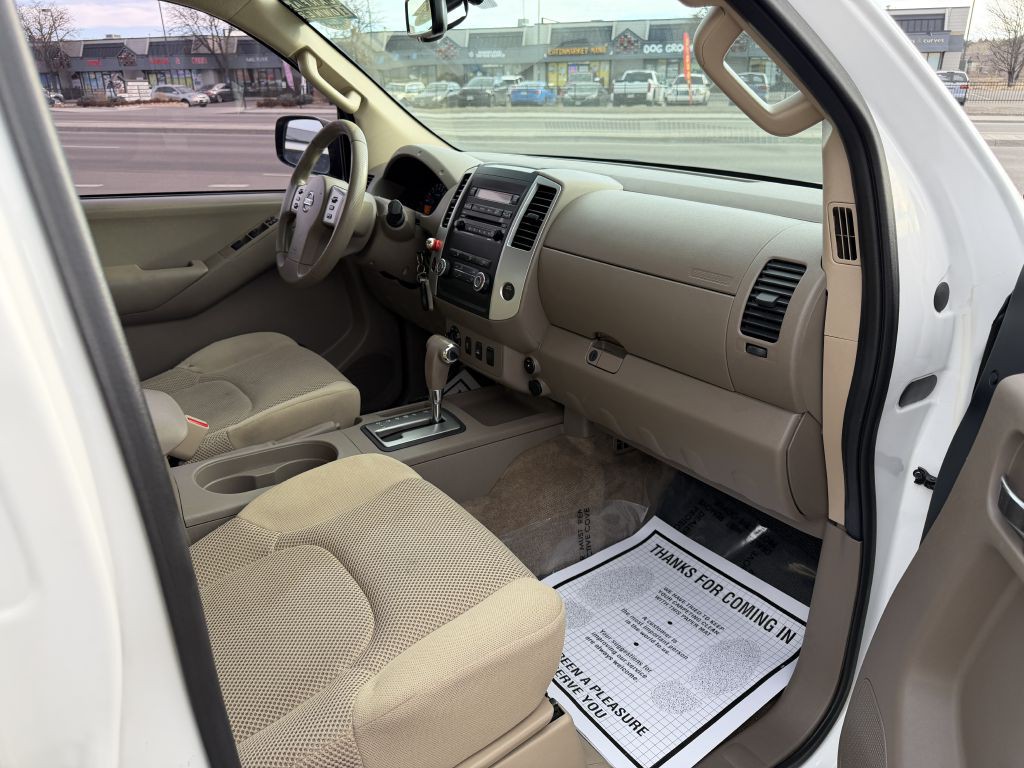 2012 Nissan Frontier Image 24