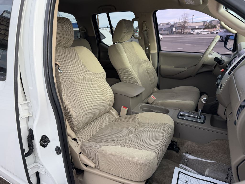 2012 Nissan Frontier Image 25
