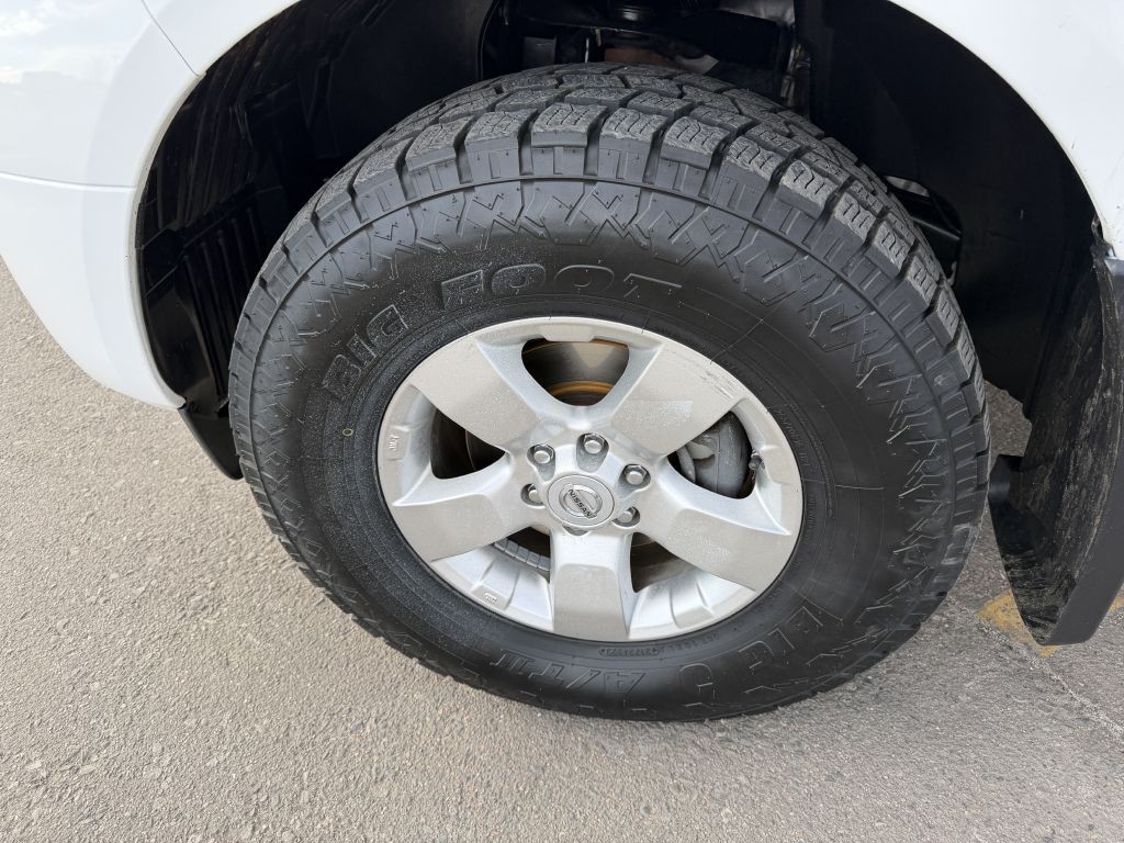 2012 Nissan Frontier Image 28