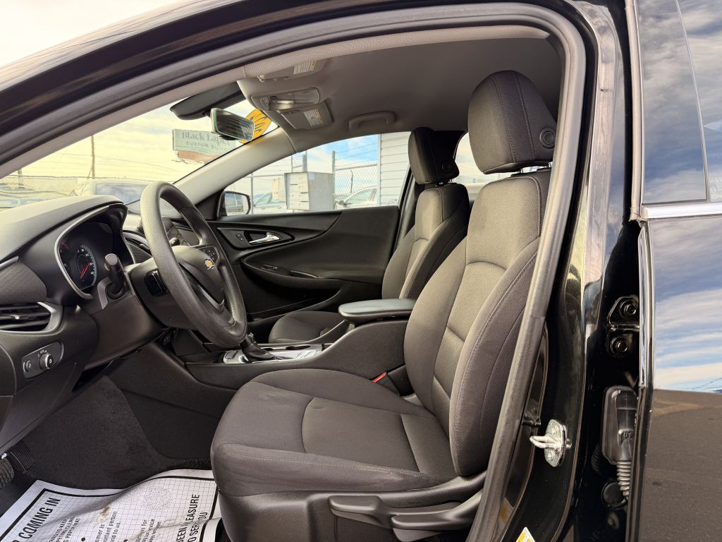 2022 Chevrolet Malibu Image 12