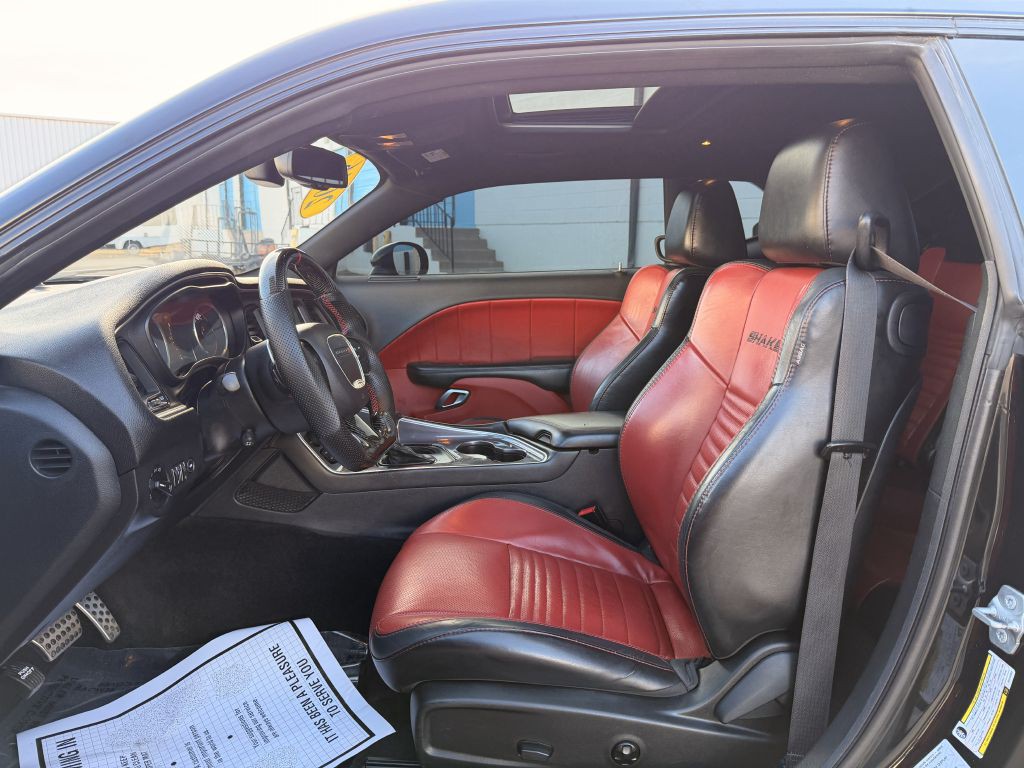 2016 Dodge Challenger Image 12