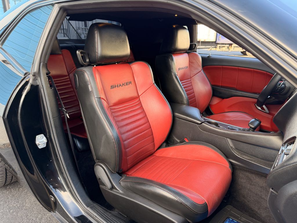 2016 Dodge Challenger Image 14