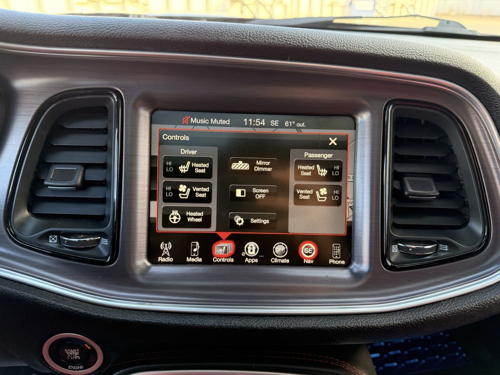 2016 Dodge Challenger Image 21