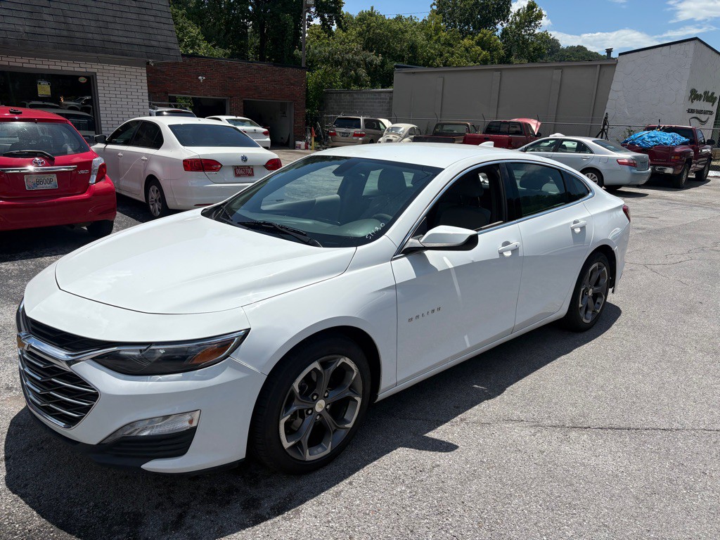 2021 Chevrolet Malibu Image 1