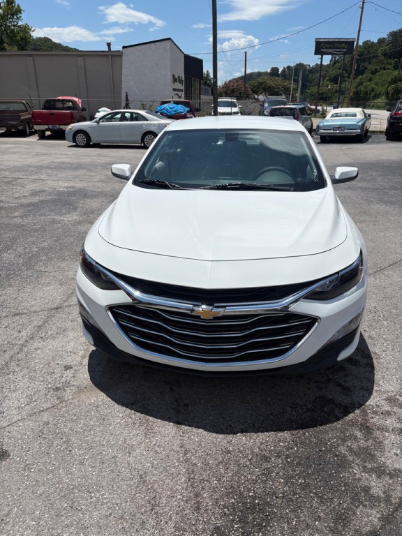 2021 Chevrolet Malibu Image 2