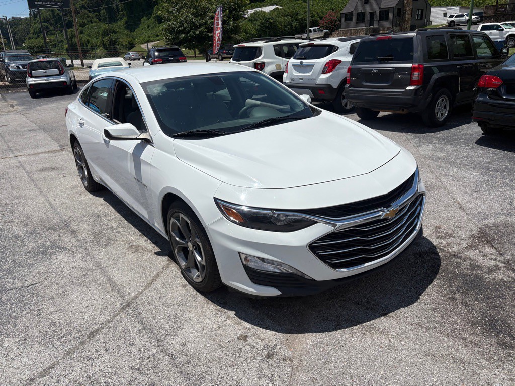 2021 Chevrolet Malibu Image 3