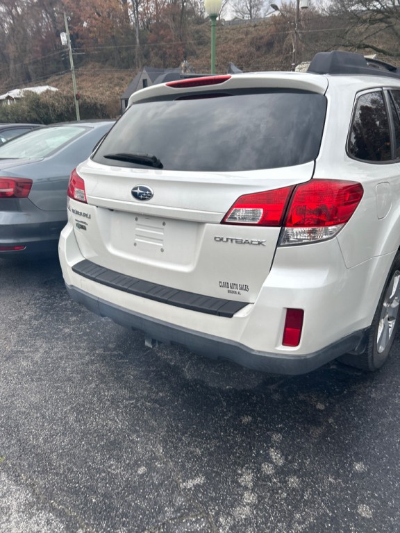 2011 Subaru Outback Image 3