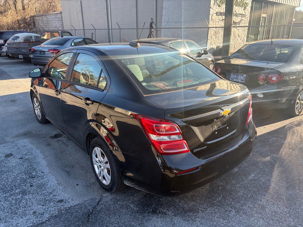 2019 Chevrolet Sonic Image 6