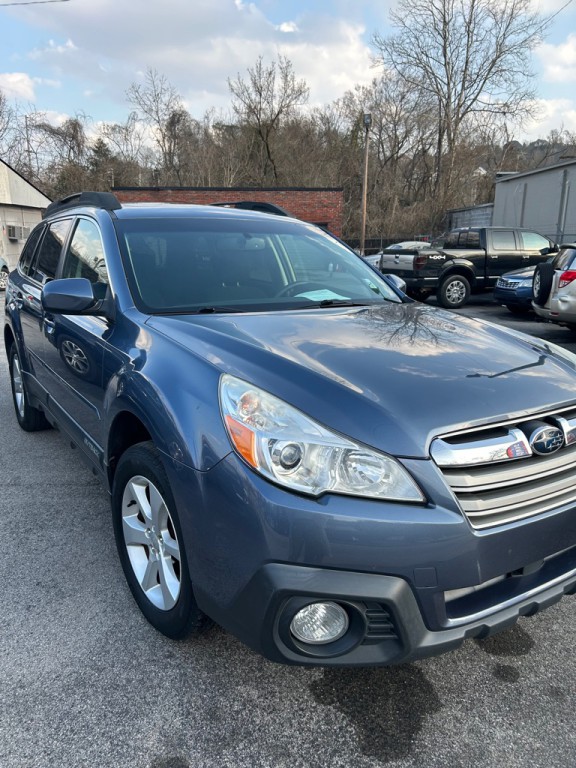 2013 Subaru Outback Image 2
