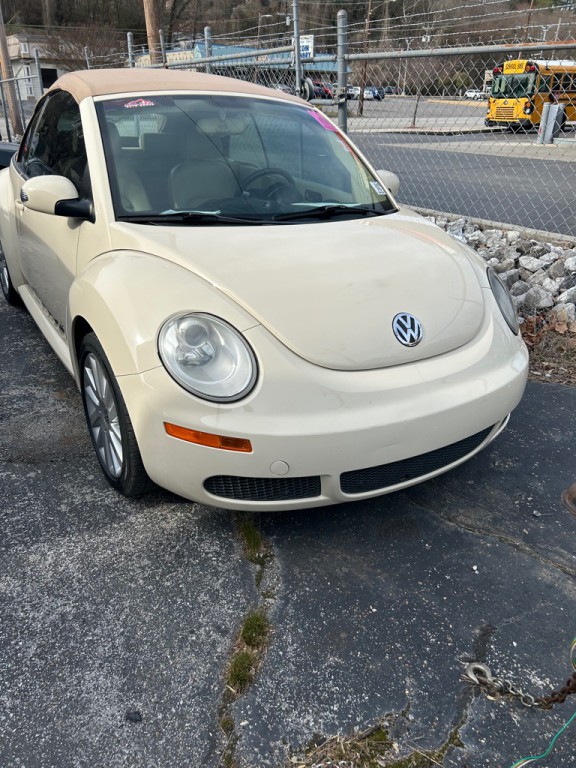 2009 Volkswagen Beetle Image 1