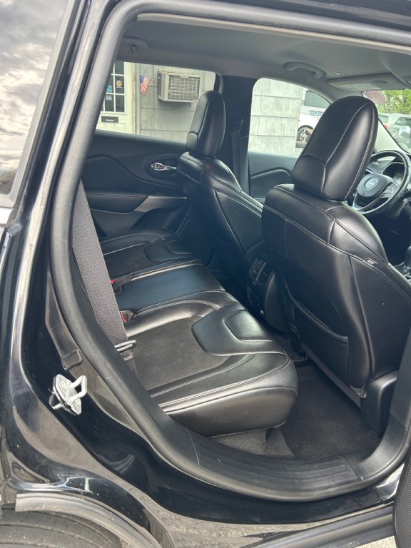 2019 Jeep Cherokee Image 6