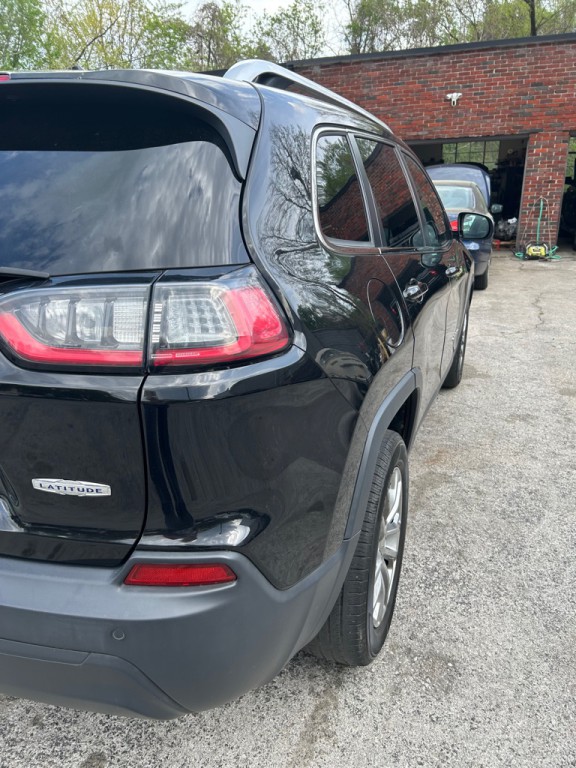 2019 Jeep Cherokee Image 9