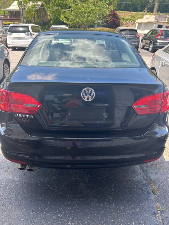 2012 Volkswagen Jetta Image 2