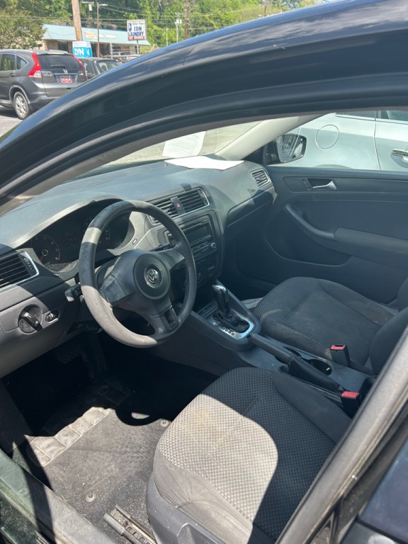 2012 Volkswagen Jetta Image 3