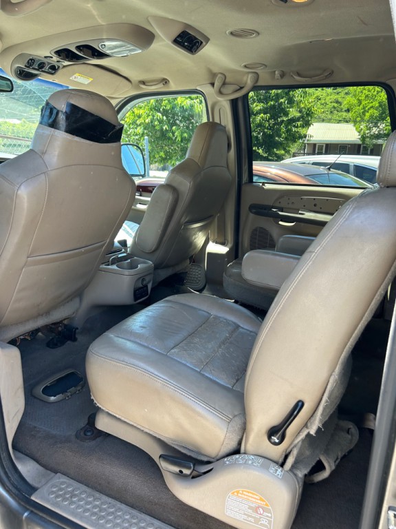 2003 Ford Excursion Image 3