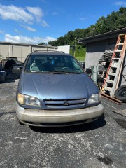 Image for 2000 Toyota Sienna LE ID: 7490894