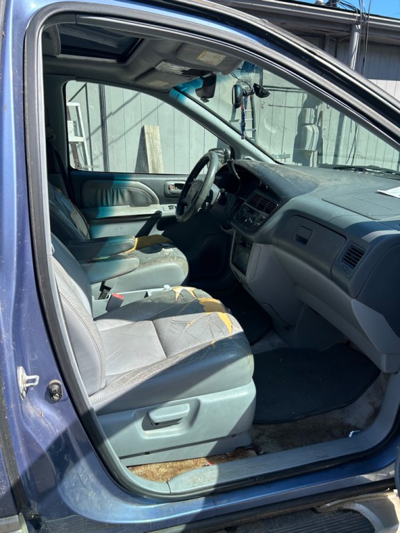 2000 Toyota Sienna Image 6