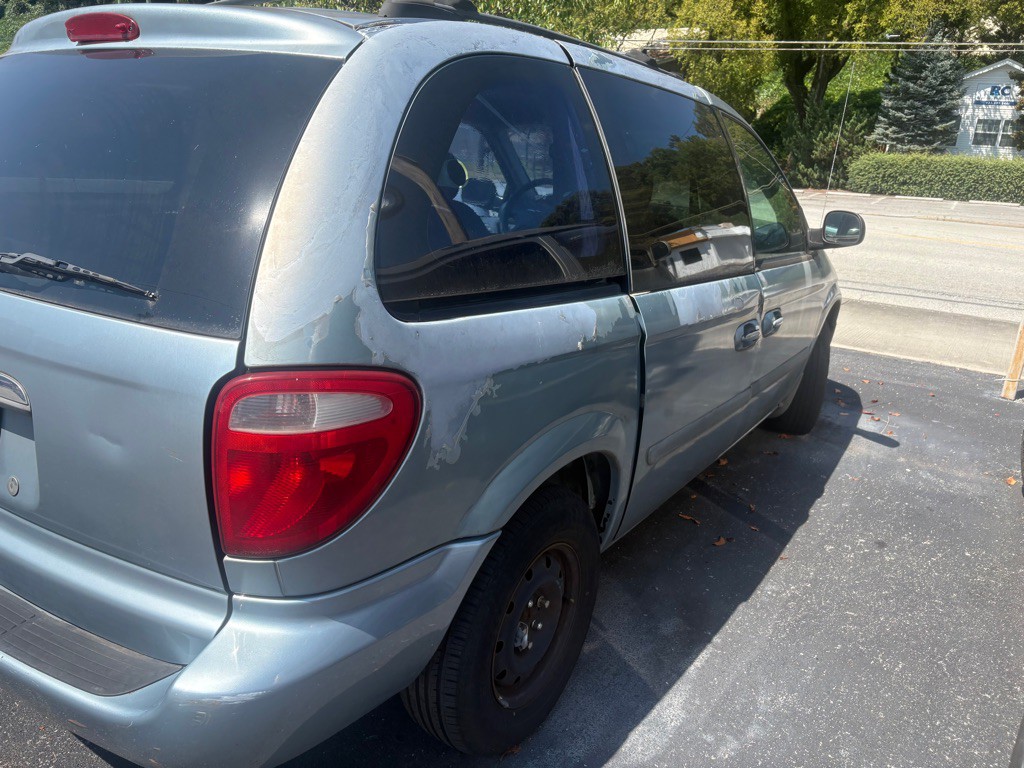 2006 Chrysler Town & Country Image 8