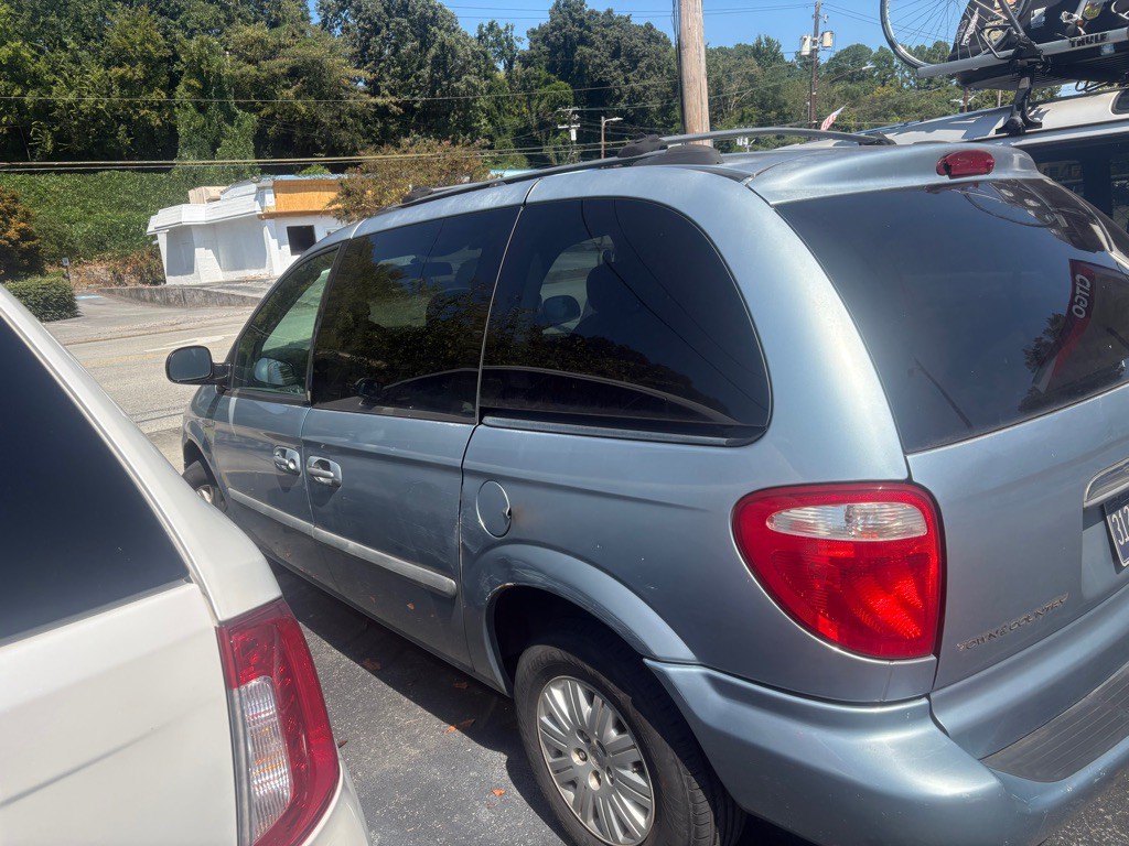 2006 Chrysler Town & Country Image 9