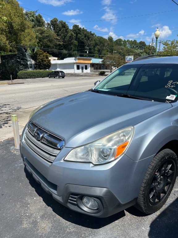 2013 Subaru Outback Image 2